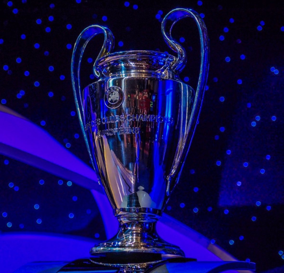 🚨BREAKING : UCL ball is BACK🔥

📢This is a follow gain train for  connecting all football fans

Football fans below 10000 Followers drop your handles and like let's follow you ⚽🔥

Retweet for more Followers 🎉