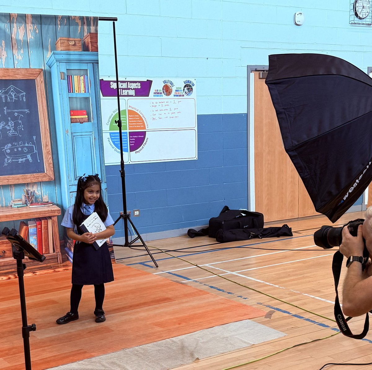 StBernardsPS's tweet image. 📸 @wilsonphotoz was in the school today capturing all the new Primary 1 smiles. Here's a little sneak preview of what's to come! #P1 #HappyFaces 😁📸
