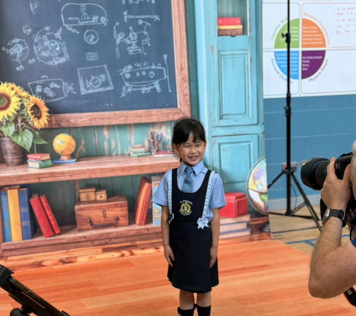 StBernardsPS's tweet image. 📸 @wilsonphotoz was in the school today capturing all the new Primary 1 smiles. Here's a little sneak preview of what's to come! #P1 #HappyFaces 😁📸
