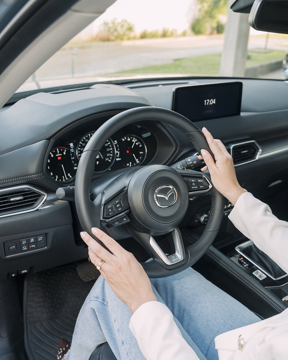 Exterior elegante, interior diseñado para inspirar cada viaje. Mazda CX-5 te conecta con lo esencial, tu naturaleza.