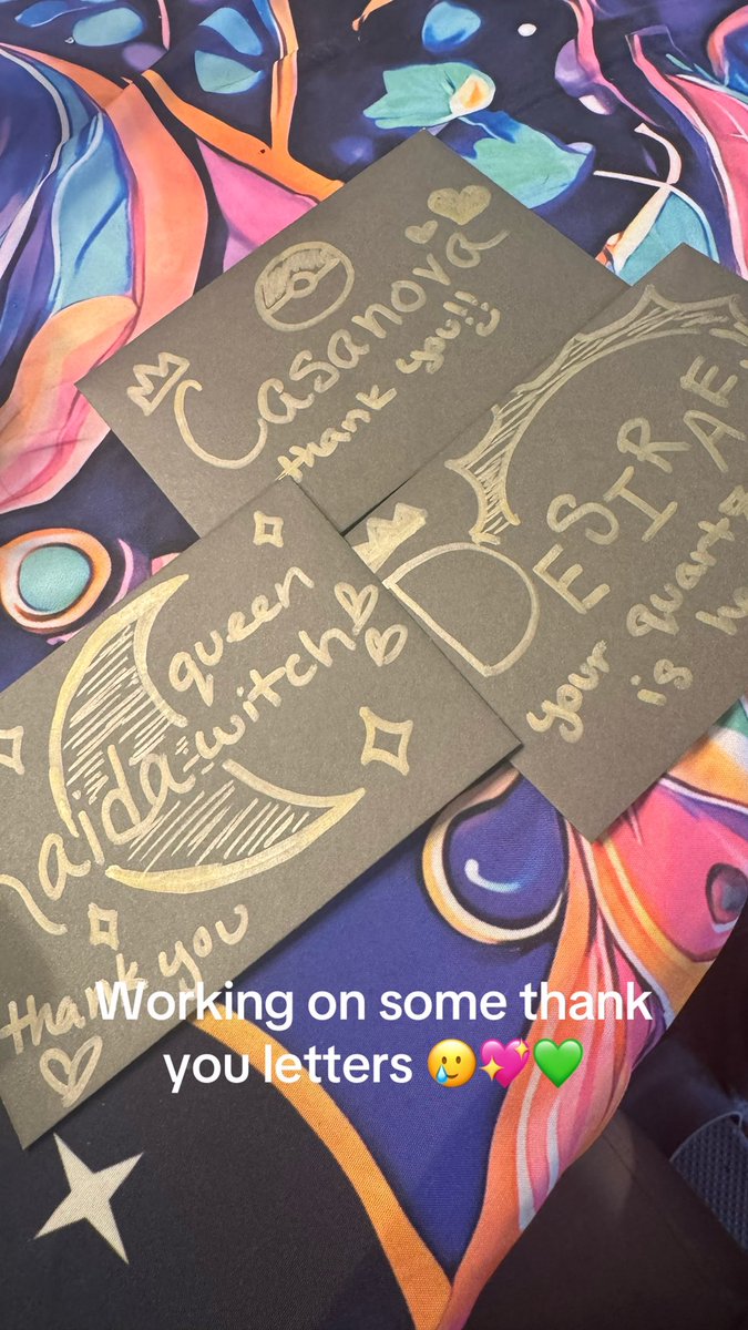 brittanierae's tweet photo. First twink order for my crystal shop 🥲 Thank you Grizzle 💖💚 #wsg #worldofwarcraft https://t.co/kHKxuFkziQ