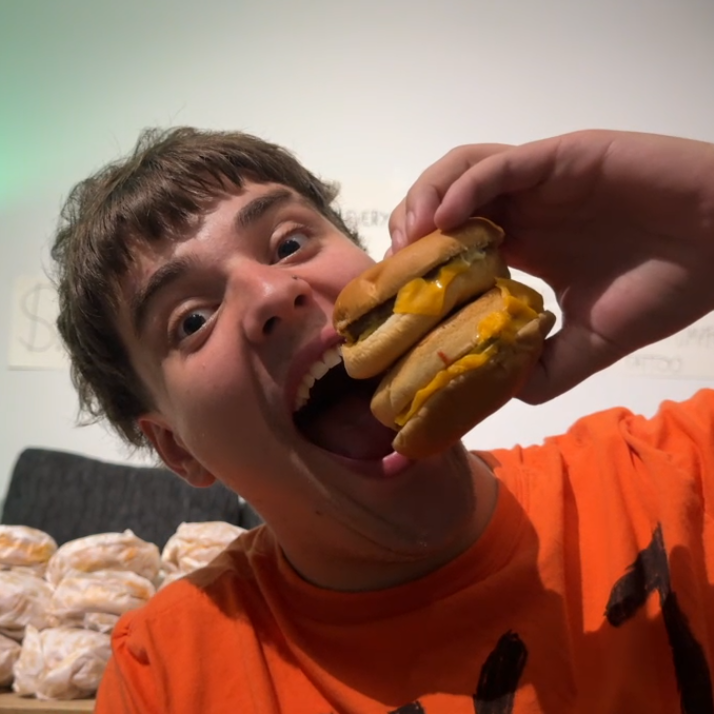 gomeznfa's tweet photo. $LEM is going live on https://t.co/GiuFm3Rgvb!
Our Large Eating Model will be eating 1 cheeseburger every 20k marketcap.

Milestone challenges:

50k mc - 1 burger, 1 bite
100k mc - soggy burger
150k mc - cutting nipples out of t-shirt
200k mc - spicy hot sauce burrger
250k mc - frozen burger
500k mc - hopping on the treadmill to burn calories
1m mc - shaving my head
2m mc - https://t.co/q3KJRyHQEk tattoo

CA: 9gysAR3MdZnzJ9Tve9Zay9CUzhKnEk9FhmdxUrtppump