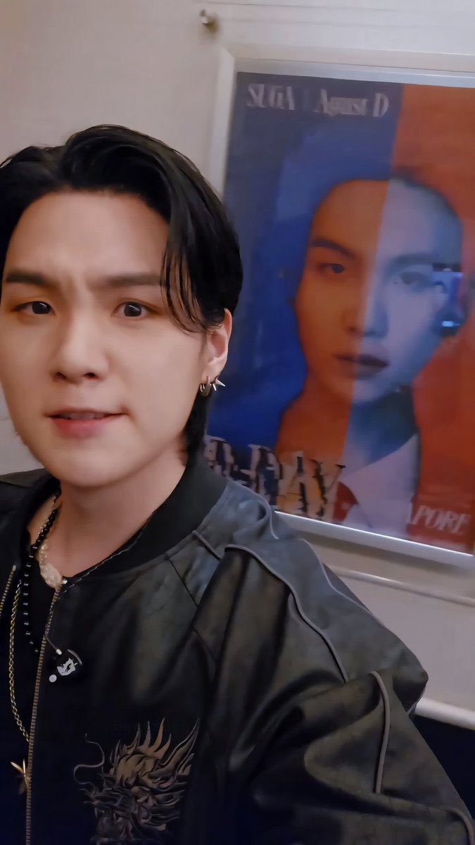 Extraño tanto a Yoongi que me duele el cuerpo. 
Pero ahí está siempre. 
Te amo más que a nada