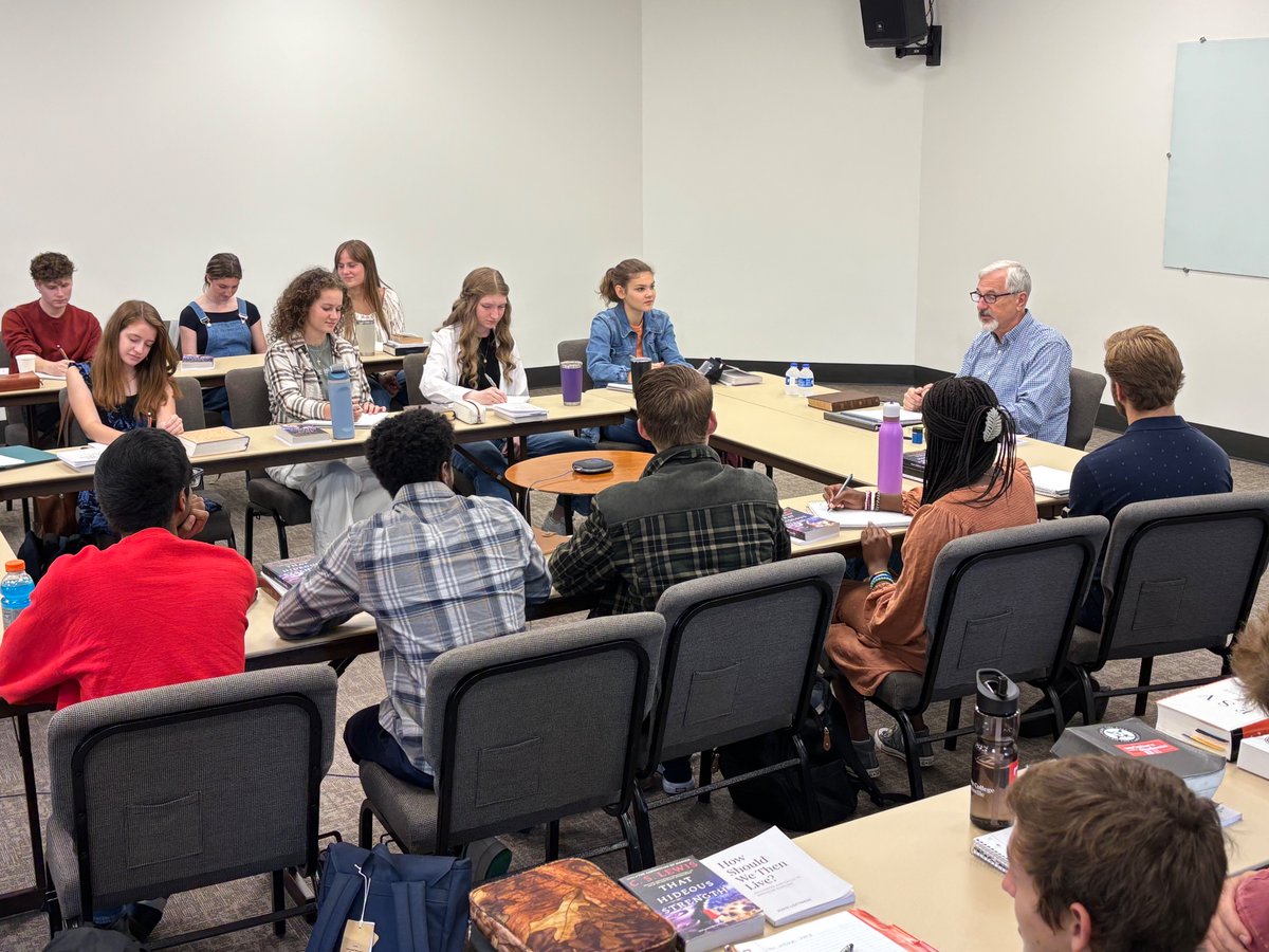 SEMINAR: How Should We Then Live?

Mr. John Loftness is leading our students through big questions like: How does God make himself known? Why are words more important than images? How does being an embodied souls affect our relationship with technology? And much more!