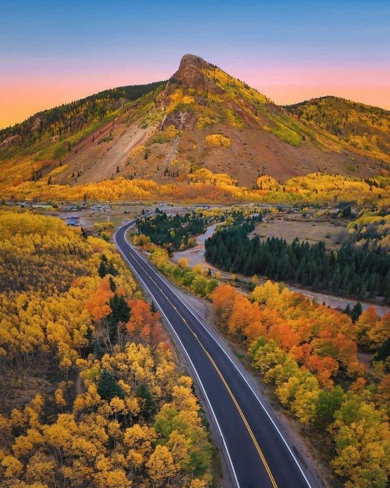 JadeJohnso87396's tweet image. Colourful Colorado USA