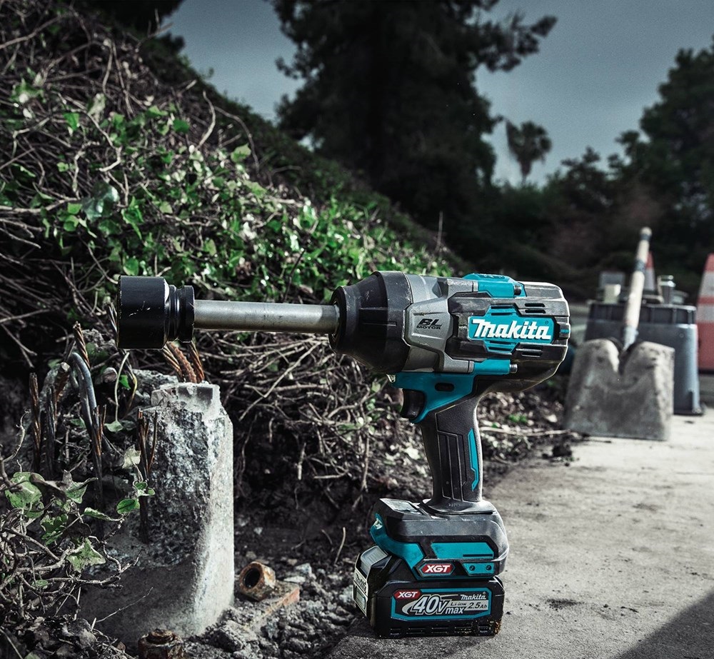 MakitaTools's tweet image. The 40V max XGT® 4-Speed High-Torque 3/4" Square Drive Extended Anvil Impact Wrench w/ Friction Ring (GWT11) outpowers others in heavy load applications. It has the convenience of a 6” extended anvil for hard-to-reach spaces.
#makitausa #makitatools #makitaxgt