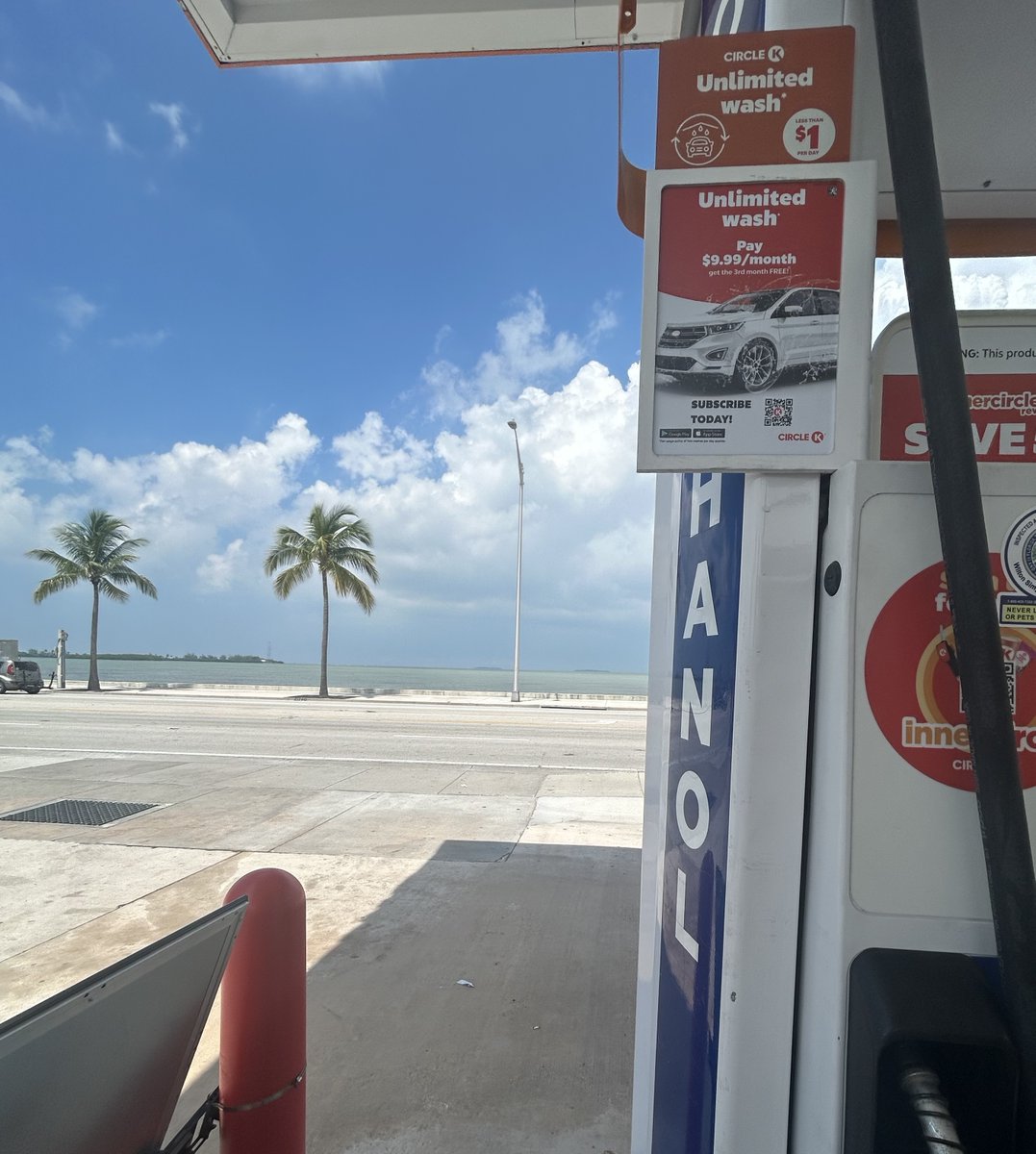 It’s totally normal to stare at the ocean while pumping gas.  🏖️🌴