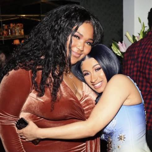 chartslizzo's tweet photo. .@Lizzo is featured on Cardi B’s new album ‘AM I THE DRAMA?’ out this Friday. https://t.co/AmT1noOJb0