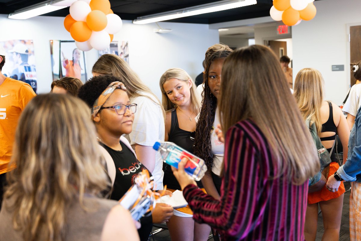 UTCCI's tweet image. What a great weekend with @CollegeGameDay on Rocky Top! Our students got a behind-the-scenes look at College GameDay with experiences like hearing industry insights from @ReceDavis and @JenLada to covering the live broadcast, working with @ESPNRadio, and more.