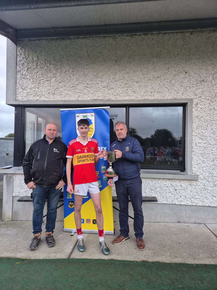 MidTipp_Coiste's tweet image. Congratulations to Moycarkey-Borris on winning the U17B hurling final today.  Man of the Match Evan Ned Cummins was presented with his award by sponsor Michelle McKelvey.   Captain Sean Maher received the cup from Chairman John Fahey along with Sponsor Martin Bourke of FRS Cahir.