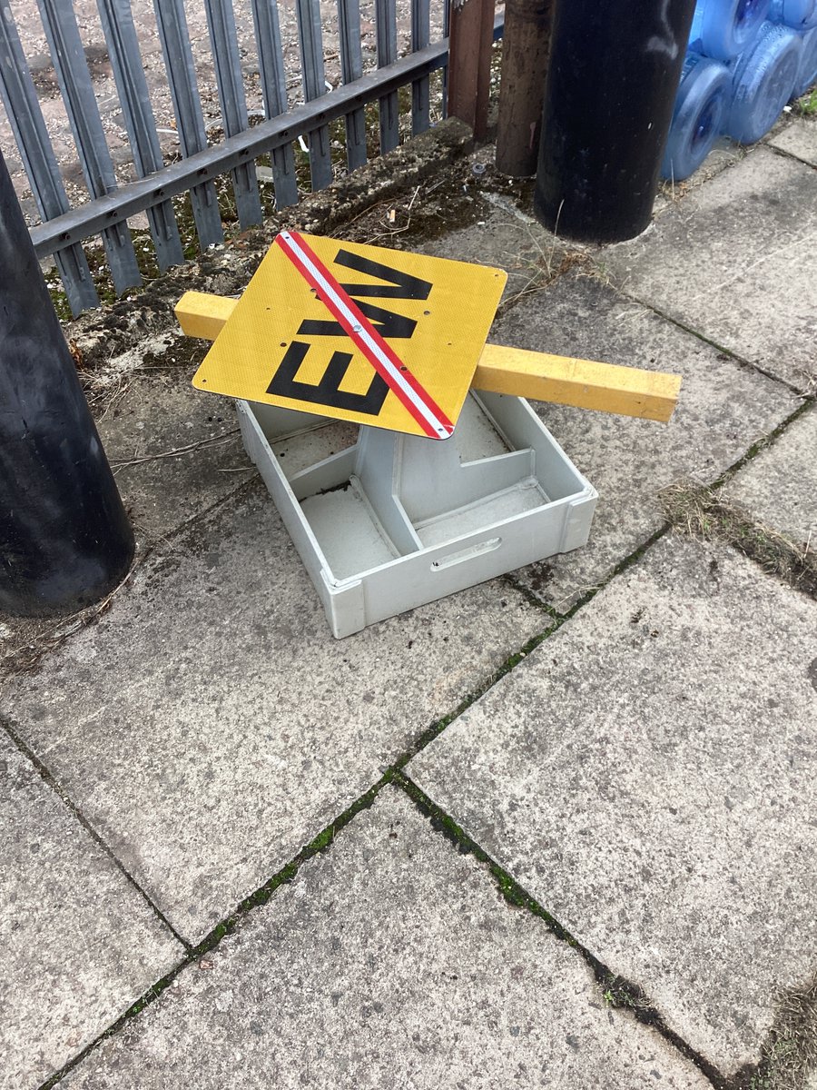December Cometh 📖 Bye   Bye  🟨🟥    Temporary  Block  Working   &amp;  Emergency  Special  Working
   -  Hello    Emergency  Block  Working  , 
 Home  Assembly  Required  (  flatpack  !  🔨🪛)      #TrackTeam 🚧🦺         🚦🚦➕❌