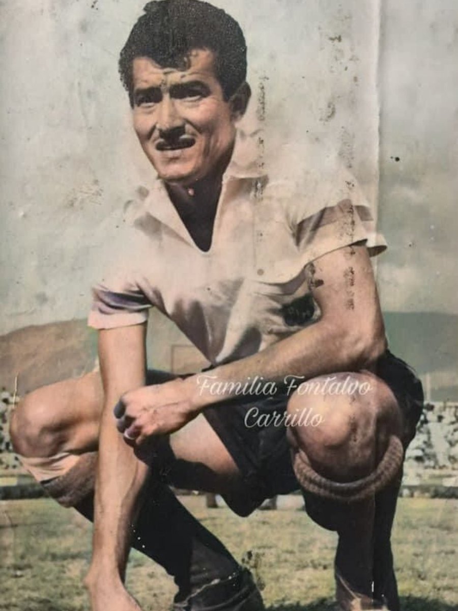Gracias al Colega Mario Fontalvo por compartir estas fotos, sobrino de Alejandro Carrillo, quien murió hoy en Medellín.
Abajo, primero de izq. A der.
El "Cipote" Carrillo, en la gráfica del Quindío Campeón 1956 (publicamos un libro en homenaje a estos campeones)