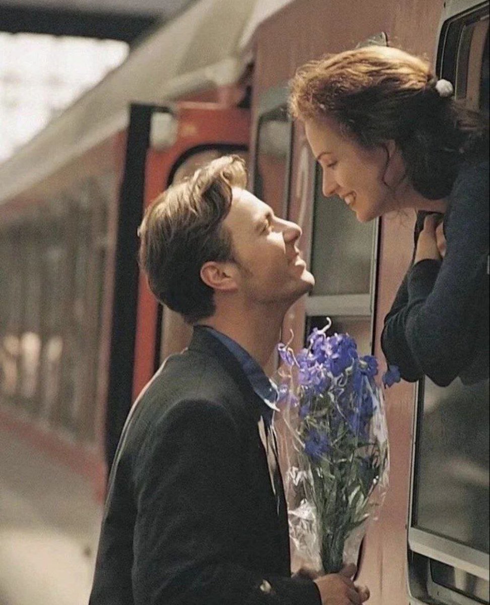 .

Hiç şaşmaz...

⬇️⬇️

"İ𝐧𝐬𝐚𝐧ı𝐧 𝐫𝐮𝐡𝐬𝐚𝐥 𝐝𝐮𝐫𝐮𝐦𝐮 𝐲ü𝐳ü𝐧𝐞 𝐧𝐚𝐬ı𝐥 𝐝𝐚 𝐲𝐚𝐧𝐬ı𝐲𝐨𝐫.

𝐁𝐢𝐫 𝐤𝐚𝐝ı𝐧 𝐨 𝐠ü𝐧 ç𝐨𝐤 𝐠ü𝐳𝐞𝐥𝐬𝐞,
𝐦𝐮𝐭𝐥𝐚𝐤𝐚 𝐬𝐞𝐯𝐢𝐥𝐢𝐲𝐨𝐫𝐝𝐮𝐫.

𝐒𝐞𝐯𝐢𝐥𝐦𝐞𝐧𝐢𝐧 ışı𝐥𝐭ı𝐬ı 𝐲𝐚𝐧𝐬ı𝐫 𝐲ü𝐳ü𝐧𝐞.."

.