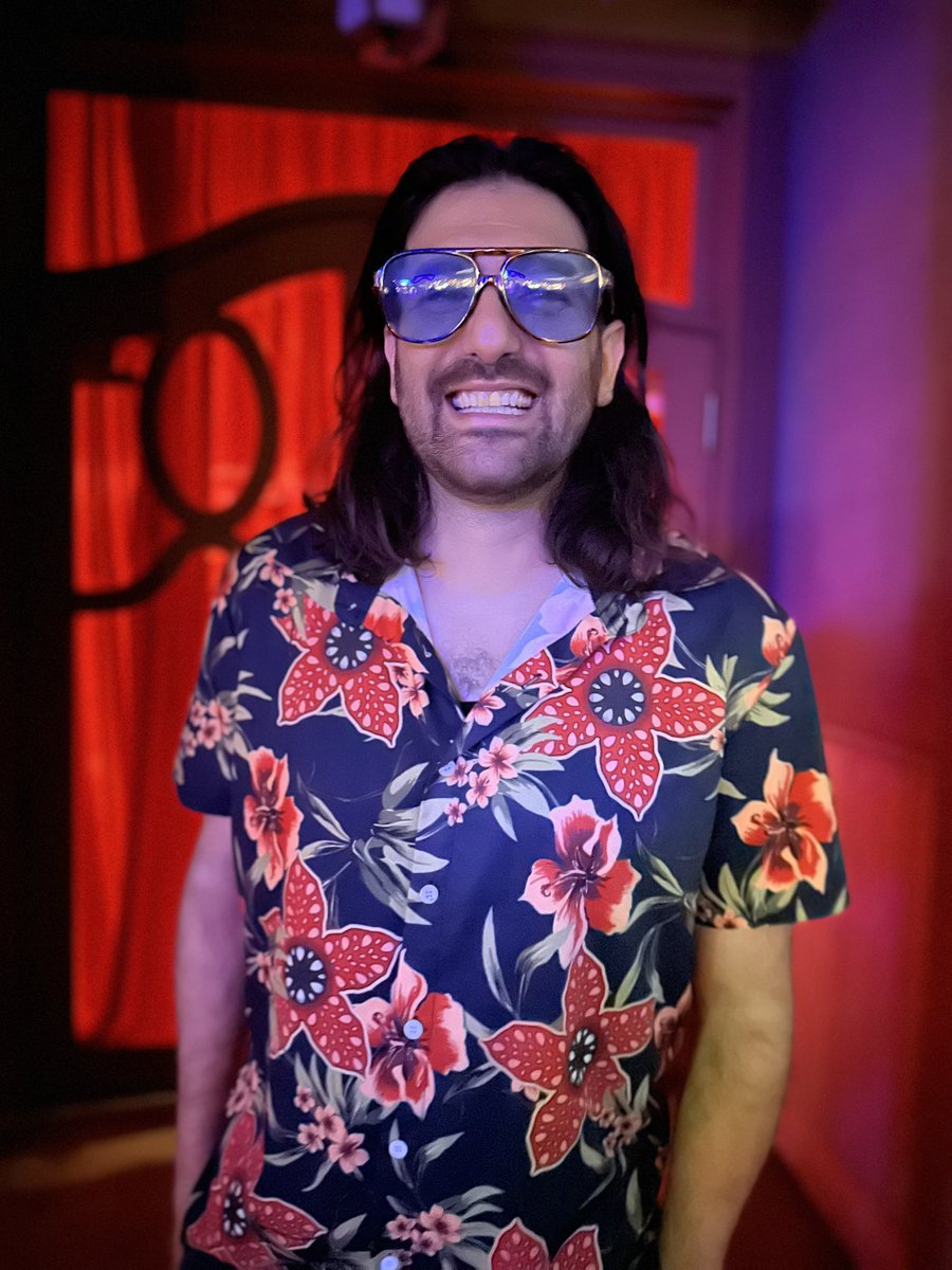 Rob_Volpe's tweet image. Halloween Horror Nights 🎃👻

This was our 11th night this season so I went with my Stranger Things shirt.... get it? Seriously, do you? Let me know in the comments.

#strangerthings #hhn #halloweenhorrornights #hhn34 #demogorgon