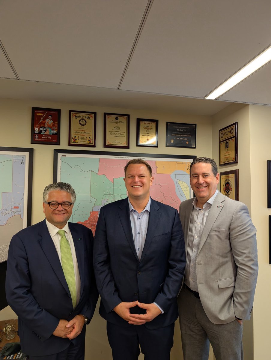 Thank you <a href="/BradleyVis/">Brad Vis</a> for taking the time to meet with <a href="/bcfoodandbev/">BC Food & Beverage</a> &amp; <a href="/FoodBevCanada/">Food and Beverage Canada (FBC - ABC)</a> to chat about supporting Canada’s domestic manufacturers. #cdnagrj