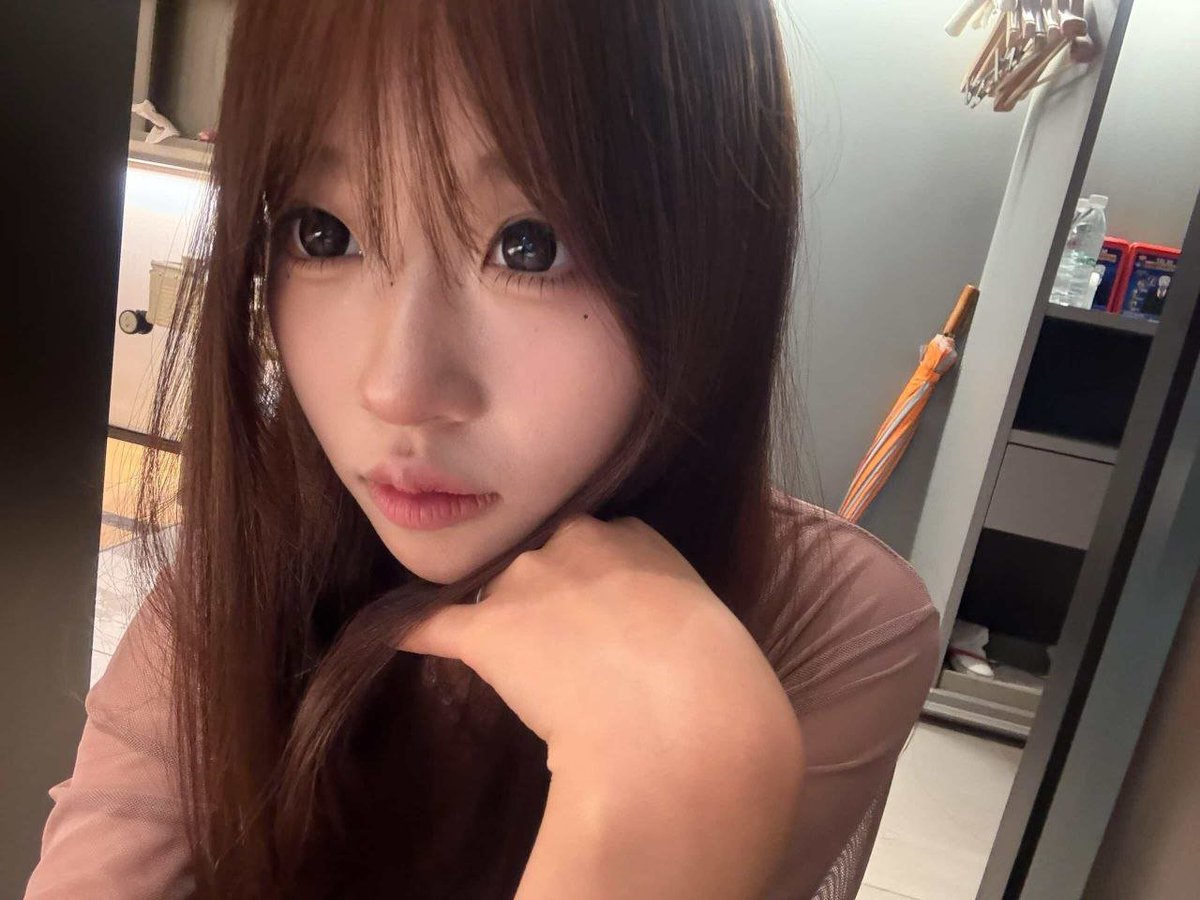 quwit1989's tweet photo. AI去衣技术，创意冲破云霄！😲一键脱衣，秒现视觉新世界！🌟智能算法点燃你的灵感星火，创意无极限！😎快来体验这炫酷魔法吧！✨视觉盛宴开场！🚀#女明星 #换脸 #脱衣 #一键换脸 #AI换脸 #一键去衣 #足交 #Chatgpt #ai #母狗 #反差 #微密圈 #露脸 #大赛 #P图 #网红 #露出 #黑丝 #抖音 #口交 #射屏 https://t.co/6mGCE7iPcd