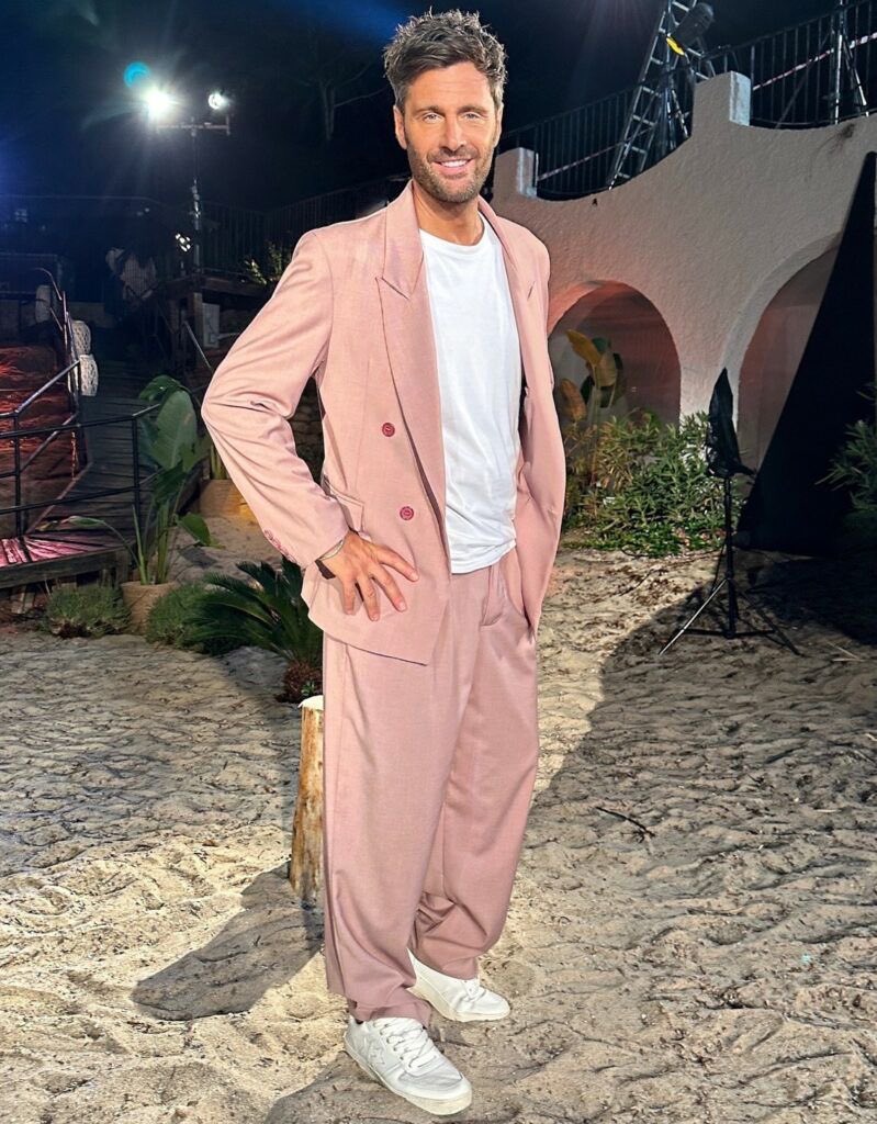 vogliosolot3's tweet photo. Comunque la trama continua ad essere bellissima #temptatationisland https://t.co/g09Ay3wyV0