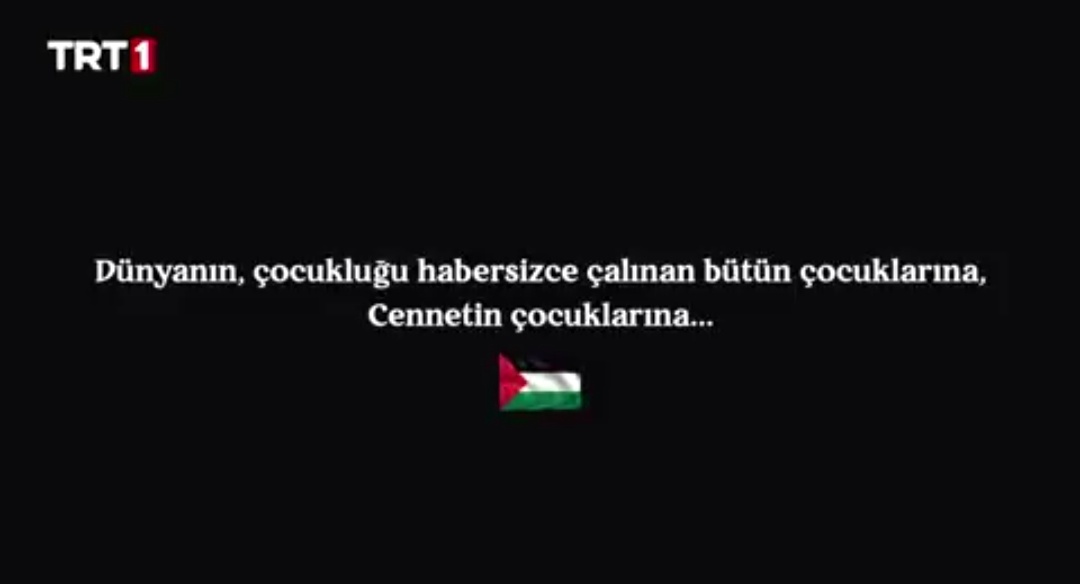 Ailecek izlenecek bir dizi,tavsiye ederim.
Sonu fevkalade.
👏🏻👏🏻👏🏻