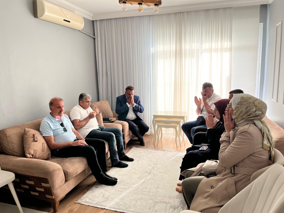 sevgitakan's tweet photo. @tugbaisikercan 
@akkadingm 
@yyaseminozdemir 
@akkadinkocaeli 
@akkadindarica https://t.co/Y6G46VRp23