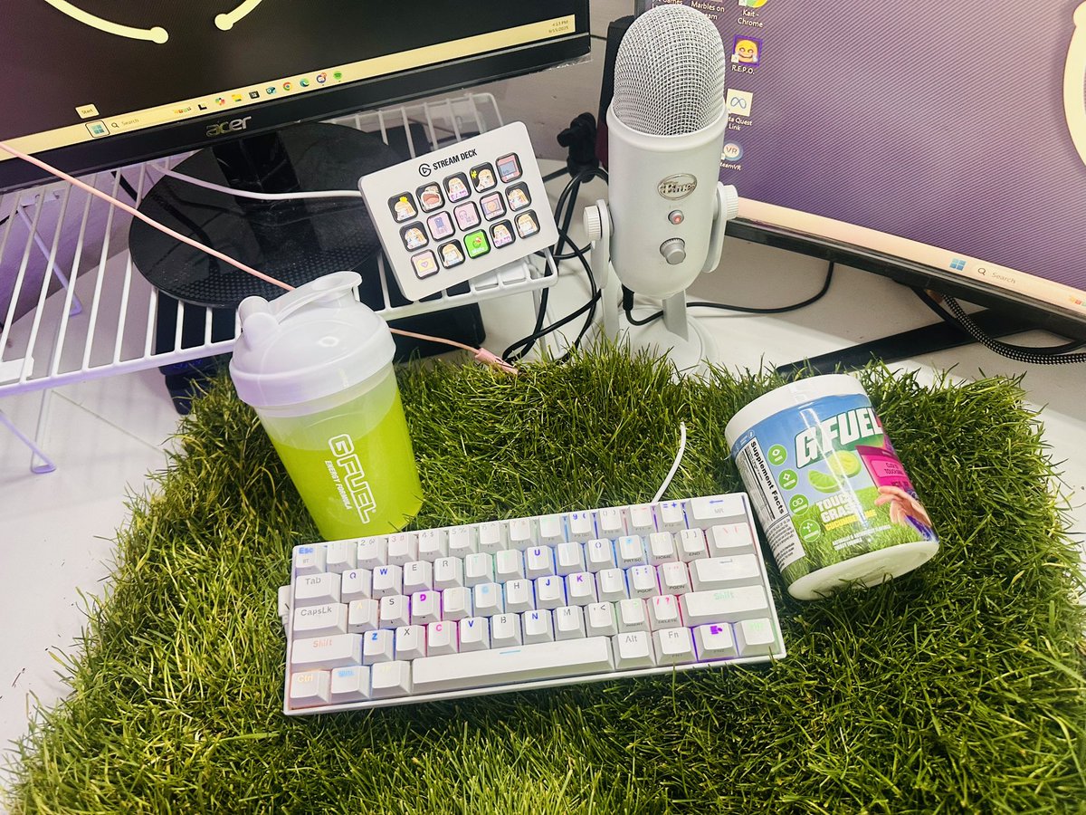 PreePonee's tweet image. Huge shoutout to @GFuelEnergy &amp;amp; @FreshPatch for the Touch Grass collab! 💚 They sent me the new "Touch Grass" energy drink… and yes, they also sent me real grass 🌱😂
Stay energized AND grounded.
Use code PreePonee for 20% off at checkout! #GFuel #FreshPatch #TouchGrass