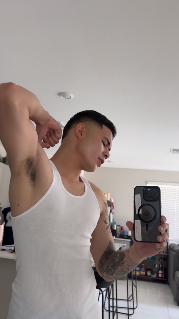 FilipinoKing OF (90k) tweet media