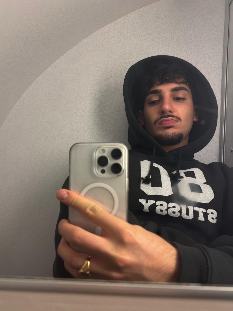 Chris tweet media