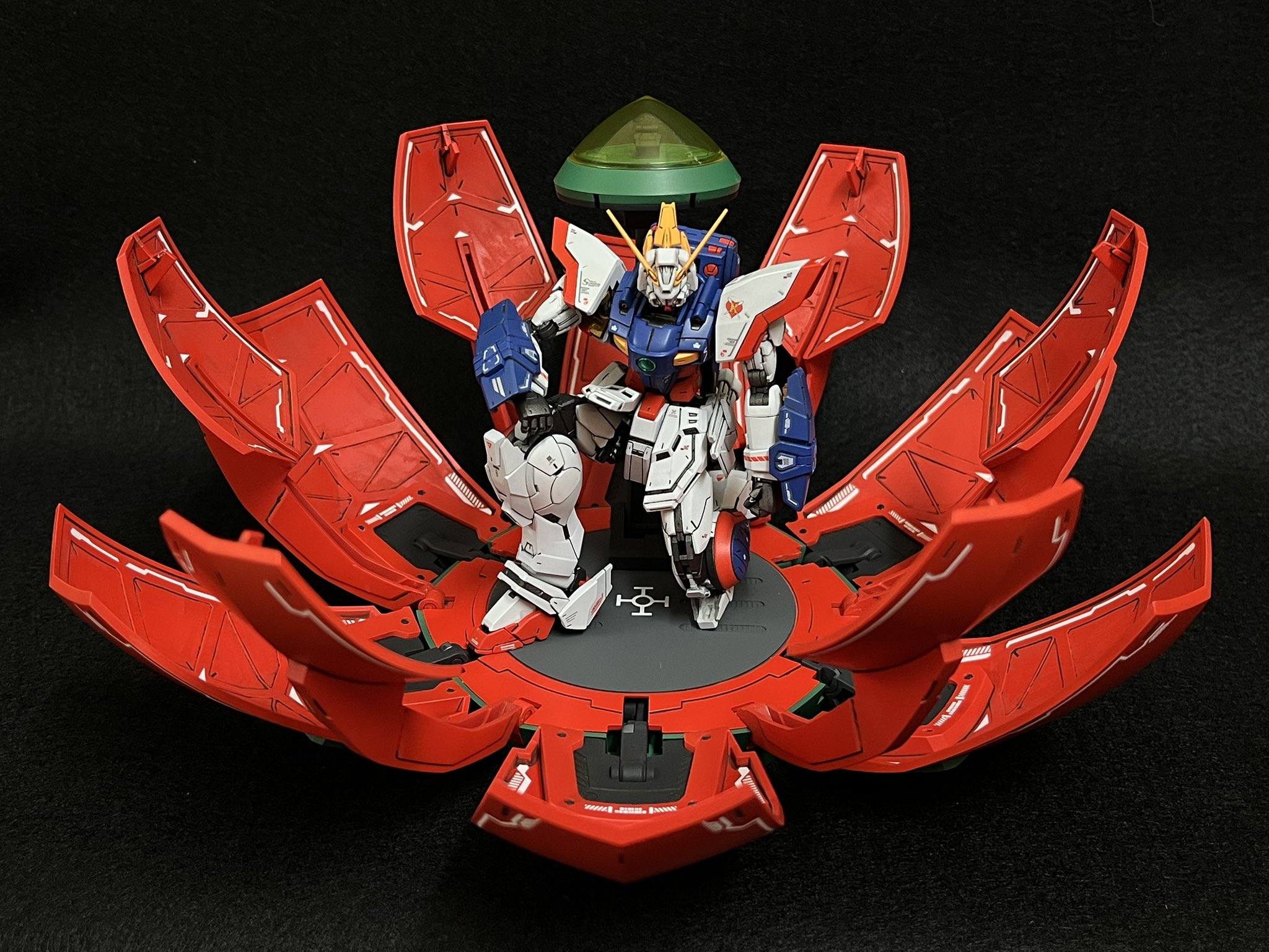 RG シャイニングガンダム & 海外製　ブッドキャリアー（外箱折れ凹み）　未組立 RG シャイニングガンダム & 海外製 ブッドキャリアー（外箱折れ