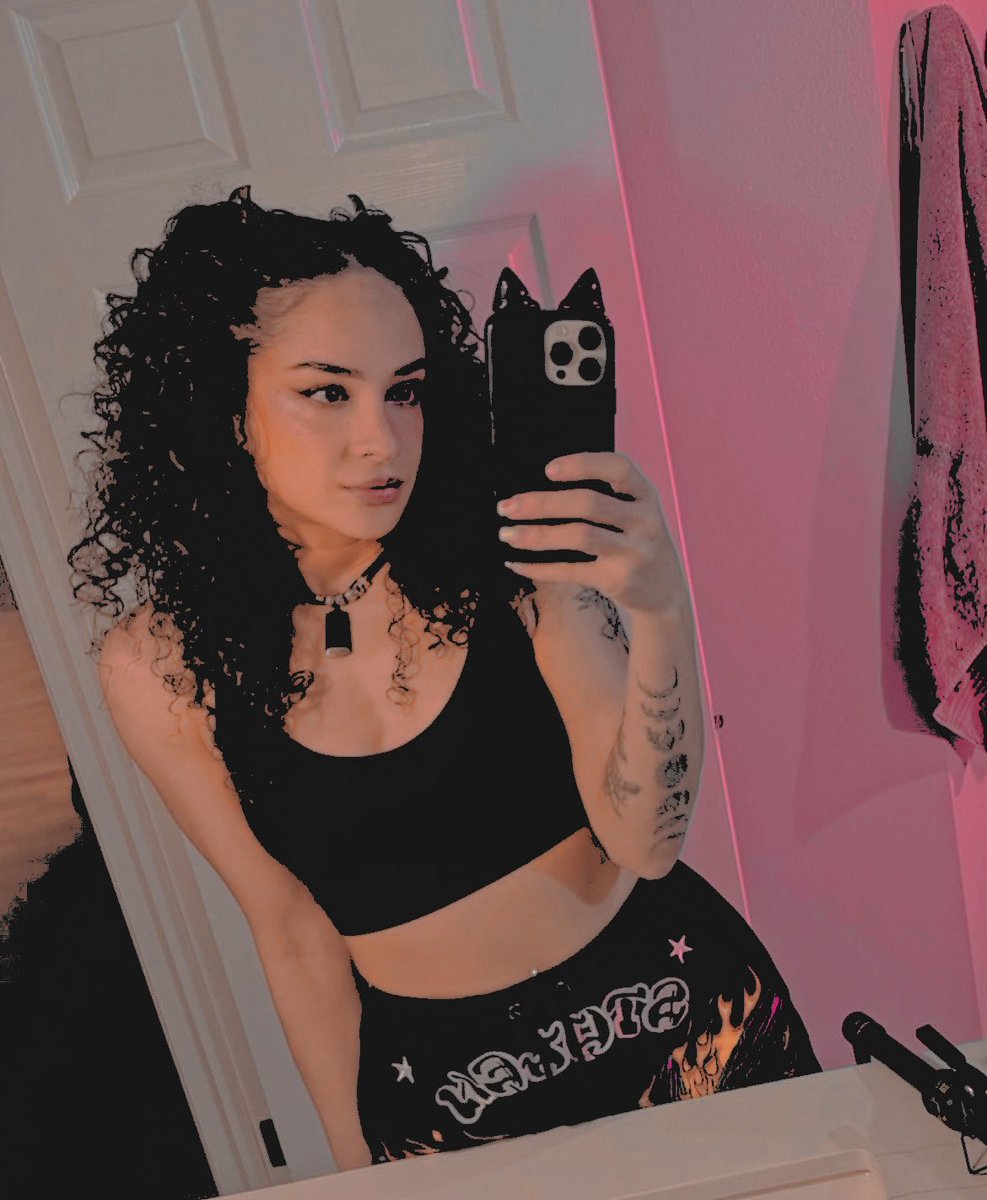 ᅠ

                           Poof.
ᅠ