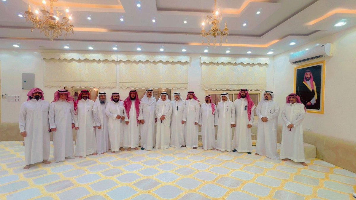 Alfdaniee's tweet image. تشرف الرجل الوجيه 
عيسى المشعان الفدعاني العنزي
بزياره العضو السابق لمجلس الأمه الكويتي مسلم البراك وصحبه الكرام بحضور رجالات ووجهاء من قبيلة 
#عنزة و #مطير في #حفر_الباطن