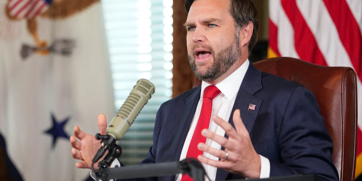 JD Vance tells supporters to call out people who celebrate the murder of Charlie Kirk: 'Hell, call their employer!' dlvr.it/TN5RYD