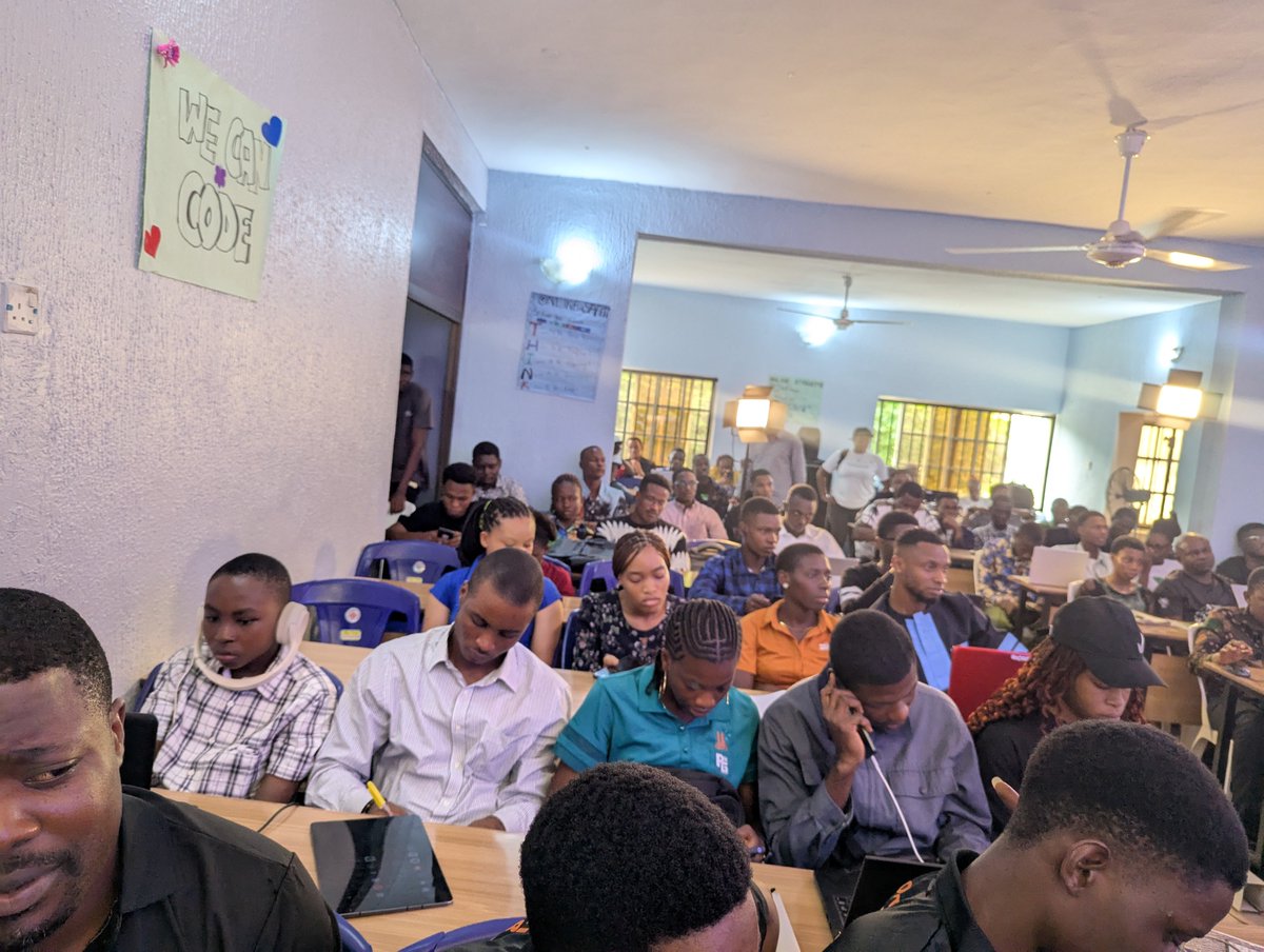 TFUGUyo's tweet image. AI Community Day 2025
Hundreds of participants, expert workshops, Panel discussions, Hands-on coding, New partnerships.
Thank you to everyone who made this magic happen! Uyo's AI community is unstoppable
#AICommunityDay #MachineLearningUyo
