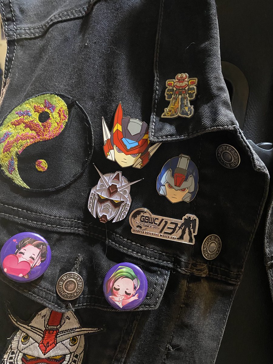 At long last, the Darkstar Gundam received its awards and the pin has been fastened to my battle vest! All is right in the world.

#gundam #gunpla #scalemodels #plamo #gbwc #anime #mecha