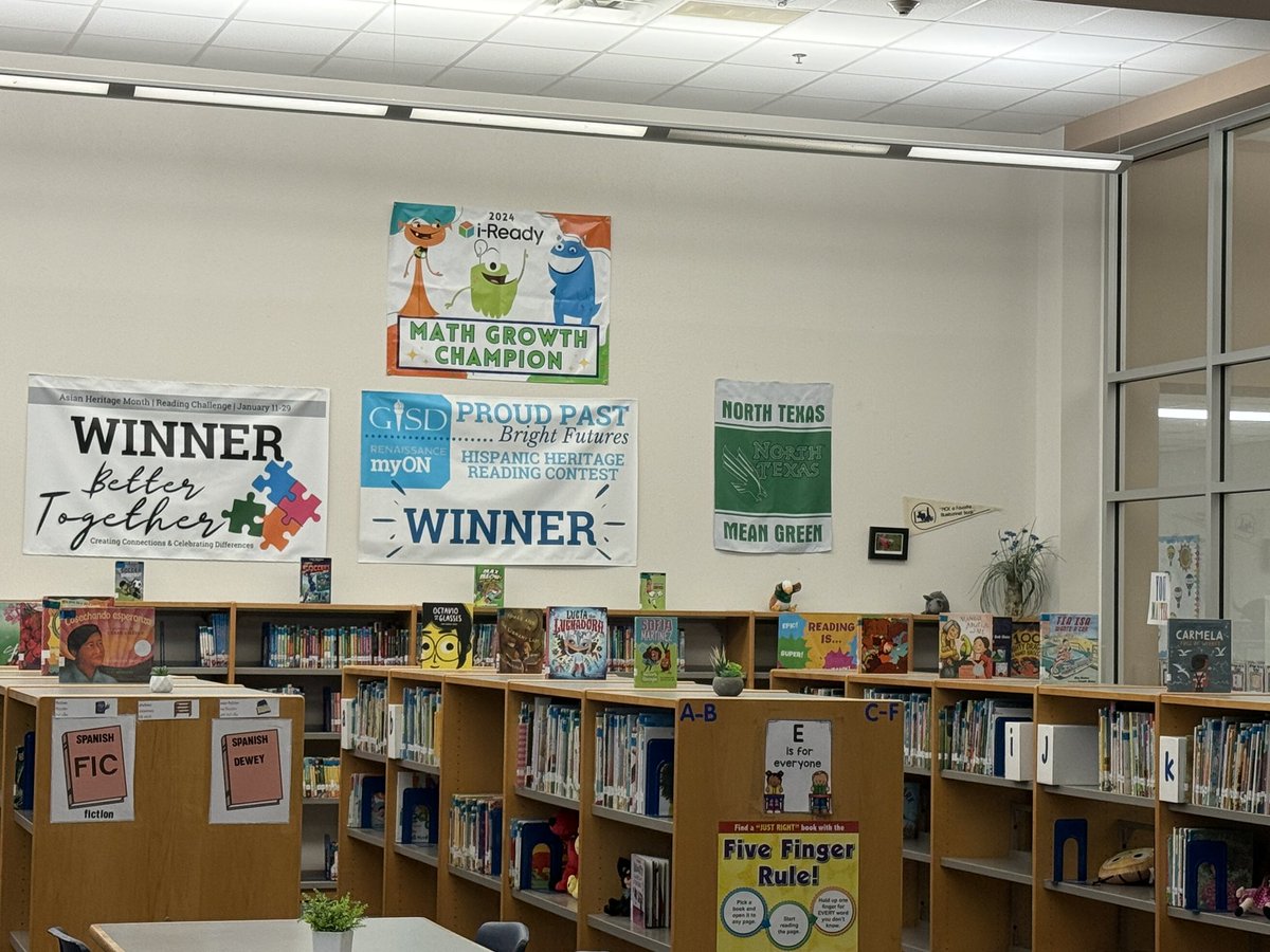 ReadingRay's tweet image. Today is the first day of Hispanic Heritage Month! We have lots of titles featured in our library to celebrate. 🎉 #bradfieldsbest #wearebradfield 🤠