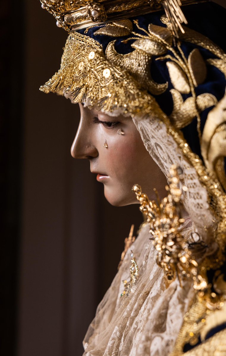 ... Me senté a la vera tuya
 y se me quitó la pena,
se me quitó la amargura ...