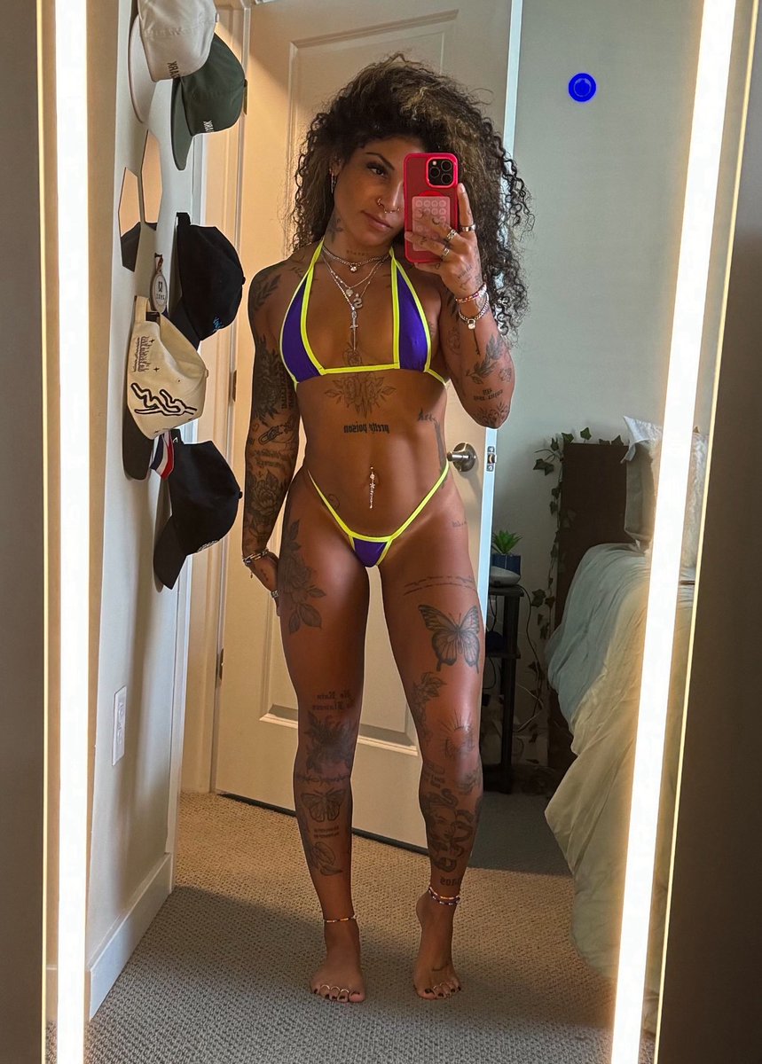 ashleyshackx's tweet photo. im hungry, feed me. 

cashapp: $ ashnicoleshack https://t.co/DhDOytgRhr