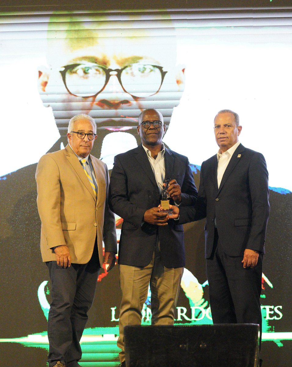 COLIMDO's tweet image. Nuestro presidente @GaribaldyBta participó en la Gala “Excelencia Acedeísta, Atletas y Cronistas del Año”, organizada por la Asociación de Cronistas Deportivos de Santo Domingo.

Nuestro director de prensa Leonardo Reyes, fue reconocido por su destacado desempeño laboral en 2024.