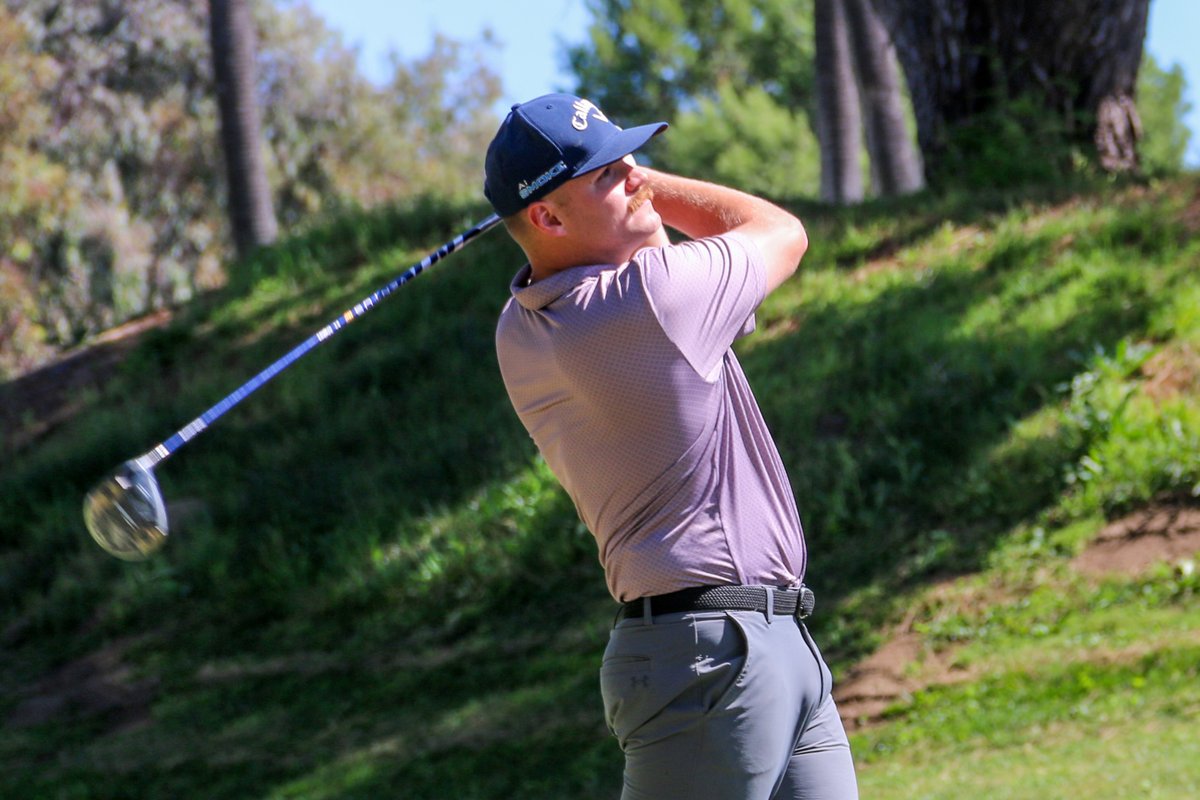 GolfCollege's tweet image. Here's photos from the first Tournament Tuesday of our Fall semester! facebook.com/media/set?vani…