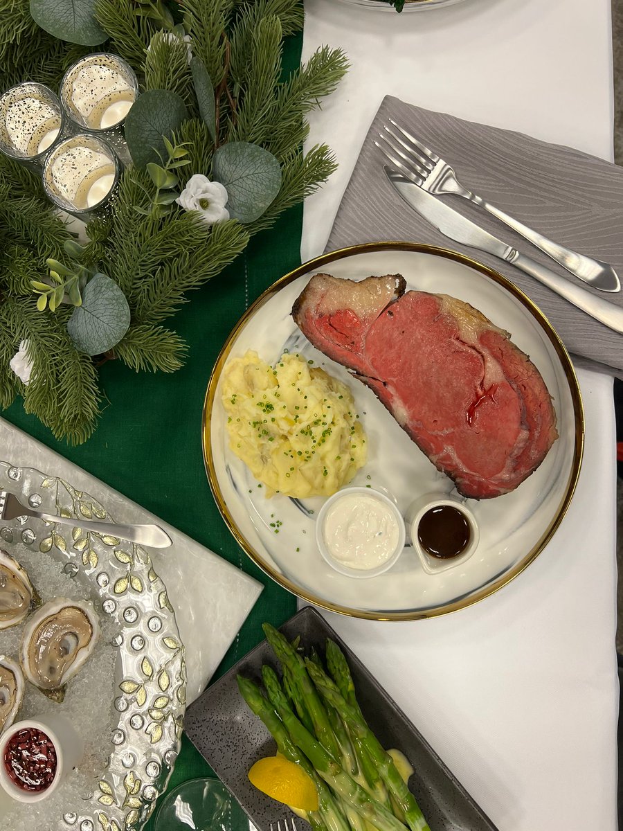 horatiosdining's tweet photo. Let Horatio's be your holiday private event head quarters! 🎄Learn more today: https://t.co/a986vxSatv https://t.co/m3ZUS5hM1P
