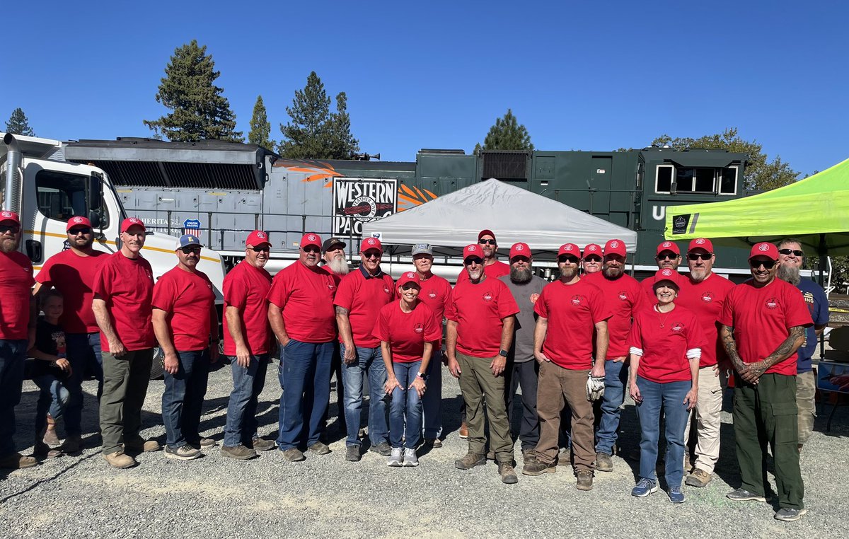 CAOpLifeSaver's tweet photo. #RedOut4RailSafety #ColfaxRailroadDays start of #ST3Week & continuation of CA #RailSafetyMonth Shoutout @UnionPacific Team & #CAOLTeam for a fantastic #RedOut4RailSafety photo. Join us! Raise awareness #WearRed post your photo- tag us. We can #StopTrackTragedies #SaveLivesTell5 https://t.co/bqcPsSgWsM