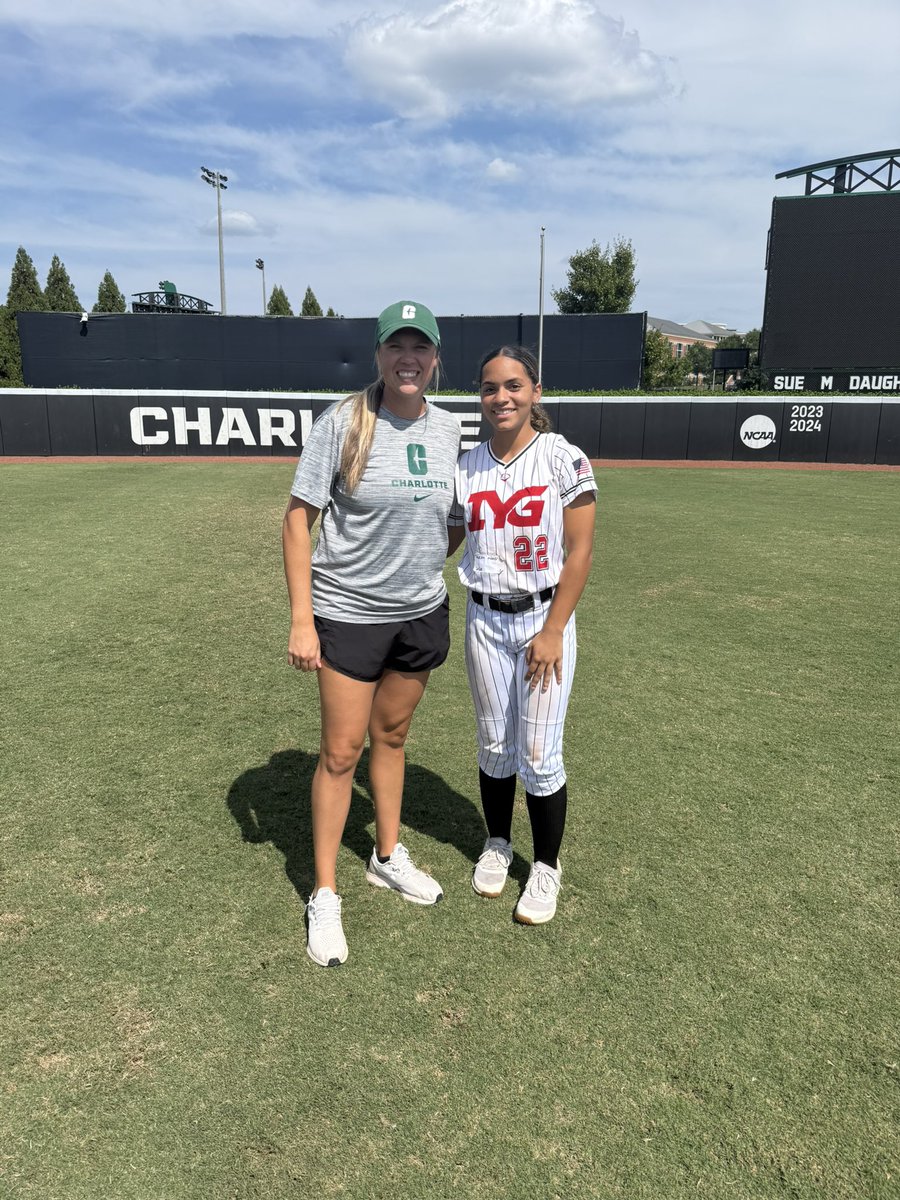 Alexamitter2028's tweet photo. I had an amazing time at @CharlotteSB  for another camp. Always a great time working with the coaches and players. The campus is so nice and cannot wait to come back. Thank you @JakeCombs_ @cbreault12 @alyssa_bilodeau for all the feedback. Go Niners 💚⛏️ 
@iygdabney @TabbyDabney @SBRRetweets @DirectRecruits