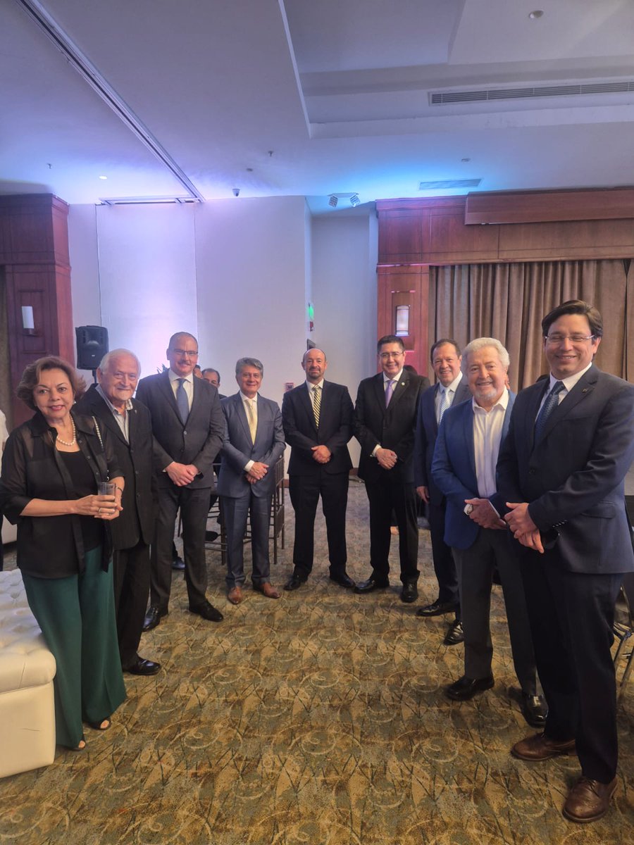 📷 El Presidente de AHOTEC, Mauricio Letort Mena, asistió a la ceremonia de celebración del 25to. AnIversario del Hotel Sheraton Guayaquil, dilecto socio de nuestra agremiación.
Saludamos al Hotel Sheraton.  ¡Muchos éxitos!