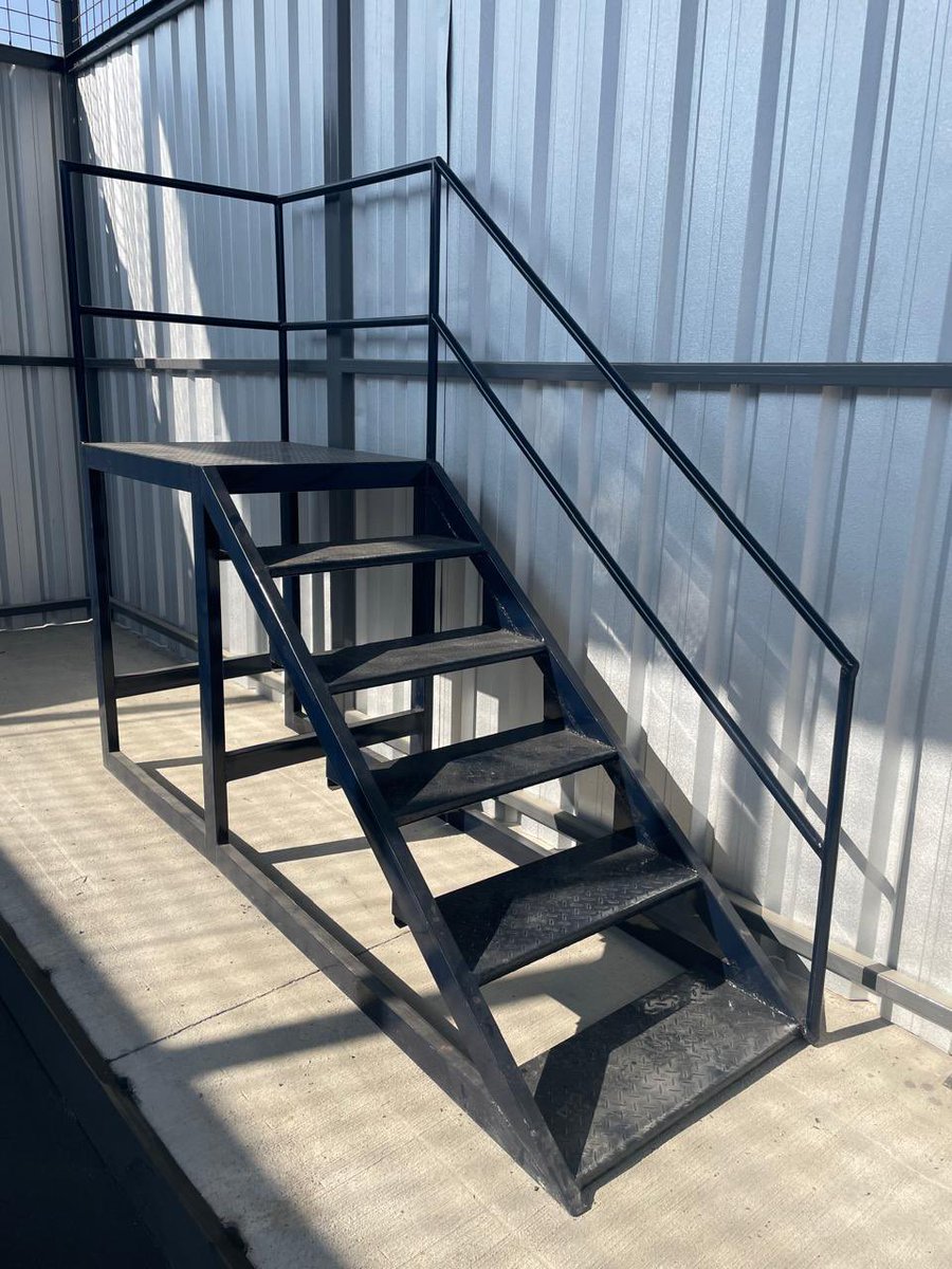 CIA_HEROSA's tweet photo. Entrega de contenedor de basura 29m3 con sus respectivos accesorios , escalera.

https://t.co/cIEo9zsl24 https://t.co/BezYZe8tpu