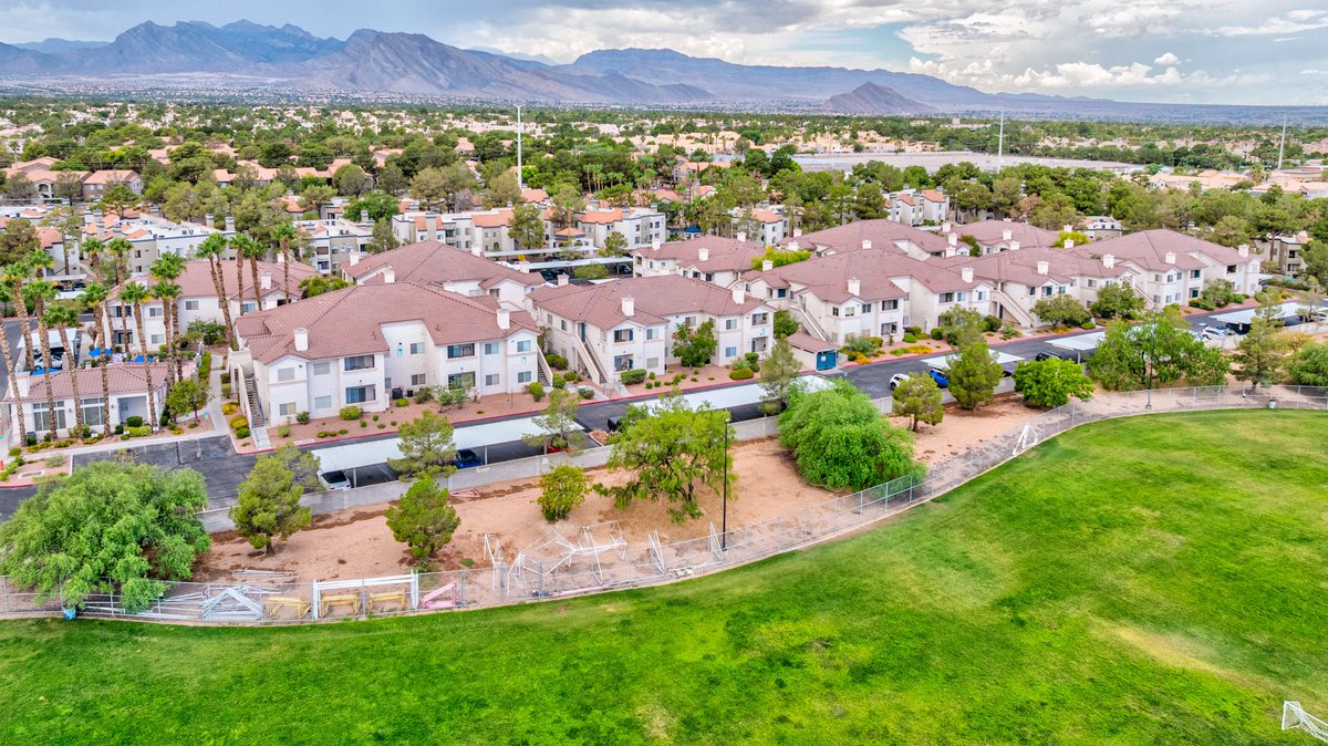 tatianamoody's tweet photo. Another record sale by Tatiana Moody ✨ Listed and already under contract in only 3 days! When you selling your biggest investment, agent’s experience, hard work and dedication is everything. (702) 460.4702 📱
Simply Vegas
S.74316
#investmentproperty #incomeproperty https://t.co/yIGHommj4y