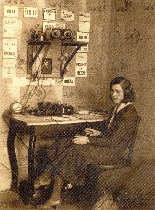 W6MOQ's tweet image. 👱♀️ #YL #hamradio
Year 1933: #OK2YL
Year 2025: #OK2YL
Same #callsign, same #passion for the same #hobby! 😎👏
{souce: #OK2WX}
