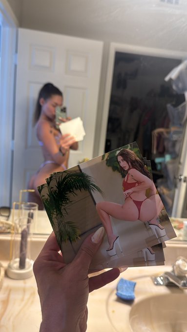 Watch Whitney OC's leaked NSFW photo on TwXstars