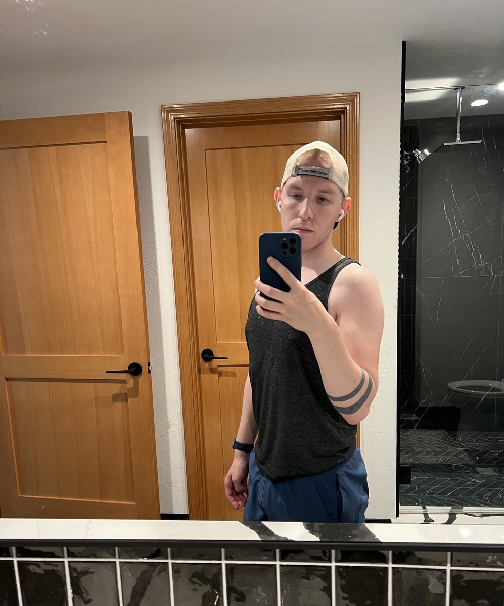 Pretty plain pic but here ya go