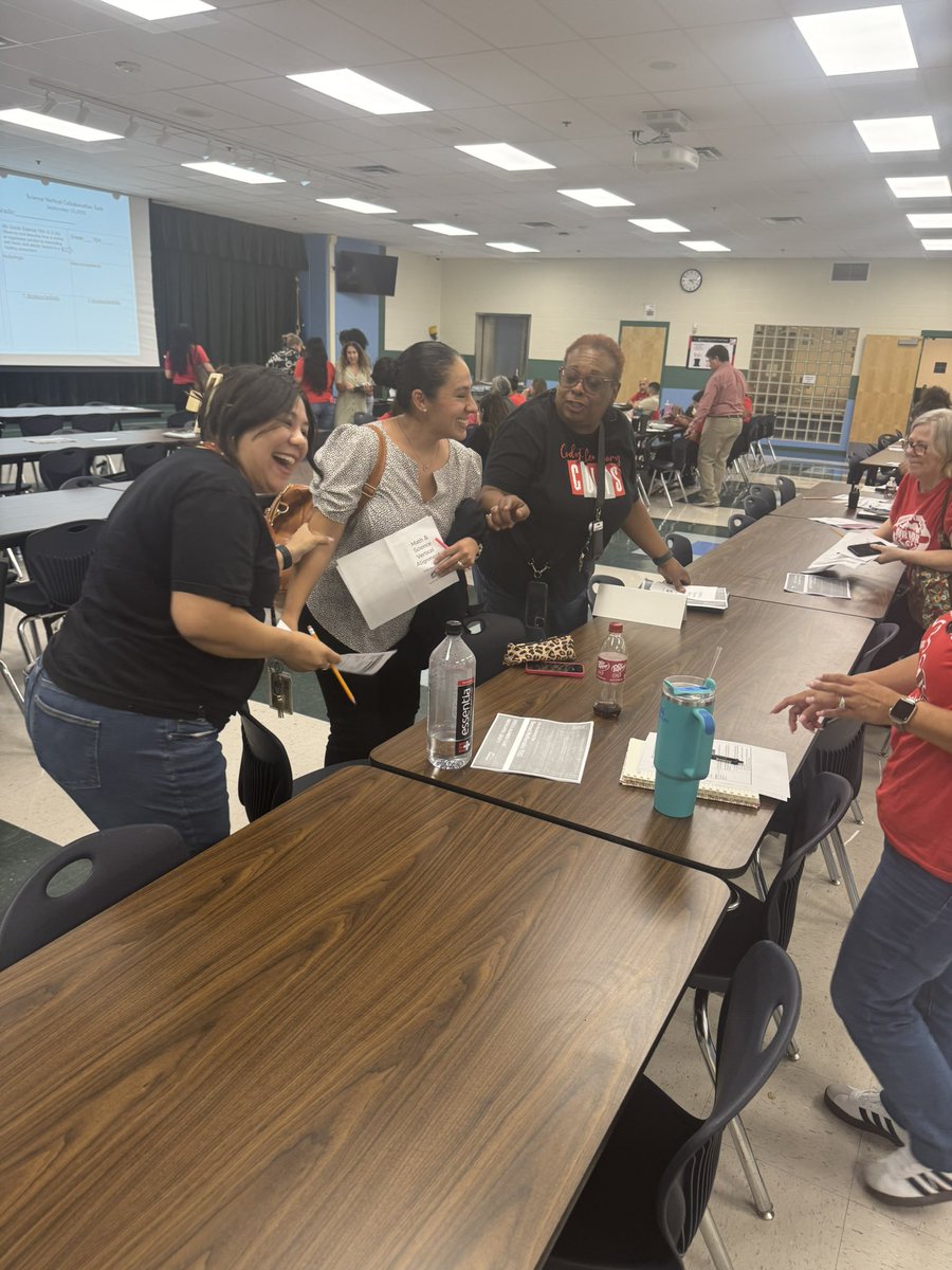 I just love the collaboration and excitement from our Art teacher learning Science Teks!!! How amazing is that!! “Why is it wrong?” <a href="/georgettecarra5/">Georgette Carrasco</a> <a href="/MsCQuintanilla/">Celina Quintanilla</a> #ittakesavillage #educatorscan #wegopublic