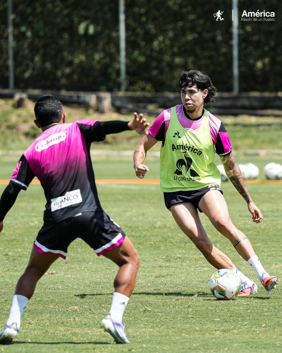 leonelcerrudo's tweet image. 🔴 Que ROA, TELLO Y HERNÁNDEZ, NO SEAN CONVOCADOS, habla del DESESPERO A LA HORA DE CONTRATAR LIBRES, MALA PLANIFICACIÓN Y CADENA DE ERRORES que viene cometiendo @AmericadeCali. Y ADRIÁN RAMOS está porque es él. Si el PROYECTO DEPORTIVO fuese serio no lo hubieran ido a buscar.…