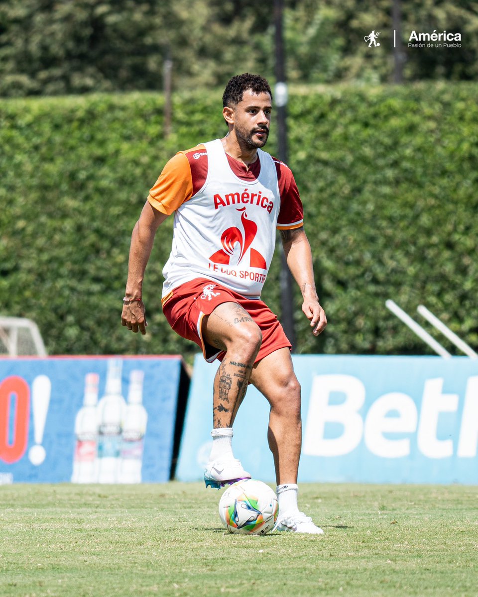 leonelcerrudo's tweet image. 🔴 Que ROA, TELLO Y HERNÁNDEZ, NO SEAN CONVOCADOS, habla del DESESPERO A LA HORA DE CONTRATAR LIBRES, MALA PLANIFICACIÓN Y CADENA DE ERRORES que viene cometiendo @AmericadeCali. Y ADRIÁN RAMOS está porque es él. Si el PROYECTO DEPORTIVO fuese serio no lo hubieran ido a buscar.…