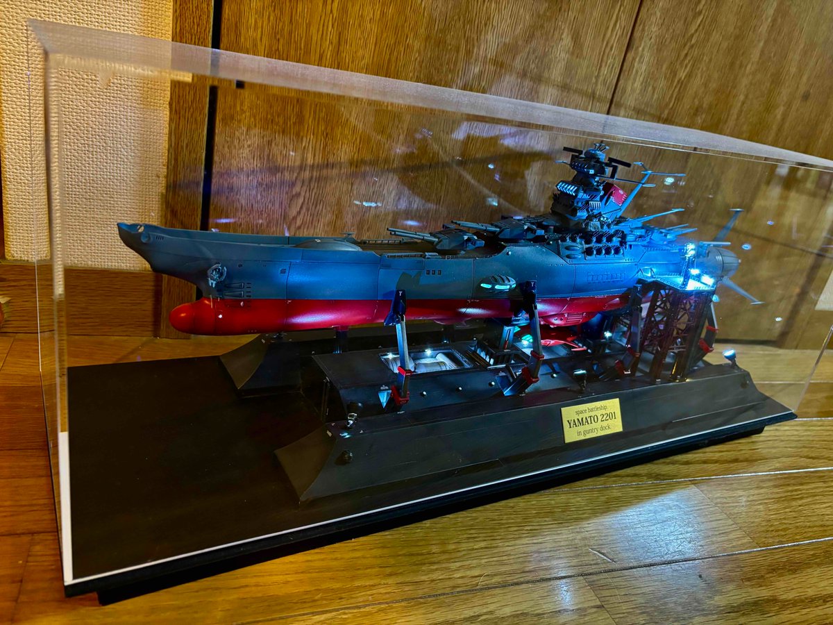 AcrymateSk's tweet photo. お客様から画像をいただきました。
ー 宇宙戦艦ヤマト2201 ー
ー パトロール艦ゆうなぎ ー

アクリルカバーのみを制作させていただき、土台部分はご自作で電飾を仕込まれるというスゴ技😳底面が箱状だと展示面がステージのように浮いた感じでイイですね！
ありがとうございました♪ https://t.co/rfXrW82Yn1
